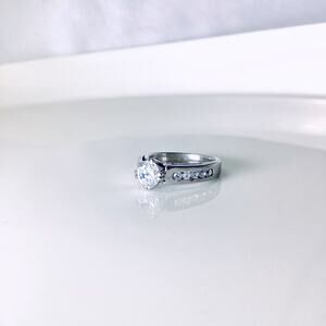 Ladies 925 Sterling Silver Cubic Zirconia Engagement Solitaire Ring